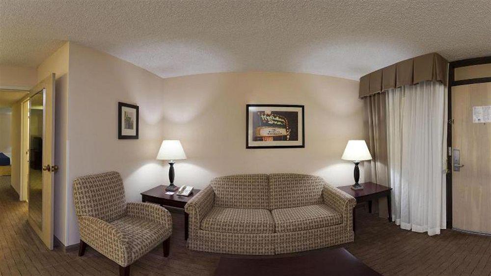 Holiday Inn Express Little Rock-Airport By Ihg Экстерьер фото