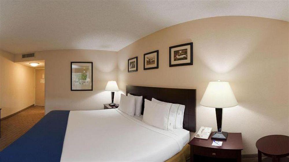 Holiday Inn Express Little Rock-Airport By Ihg Экстерьер фото