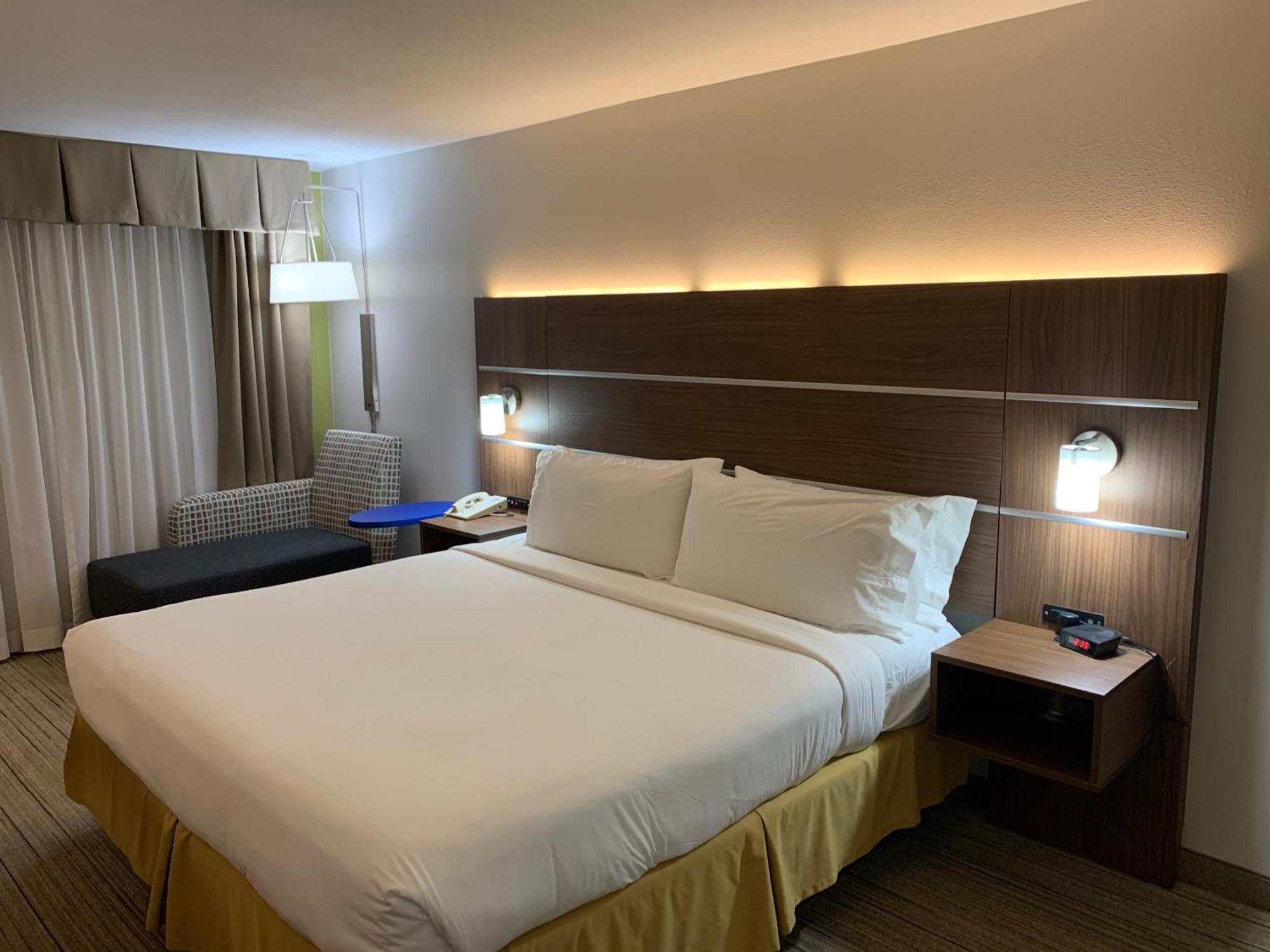 Holiday Inn Express Little Rock-Airport By Ihg Экстерьер фото