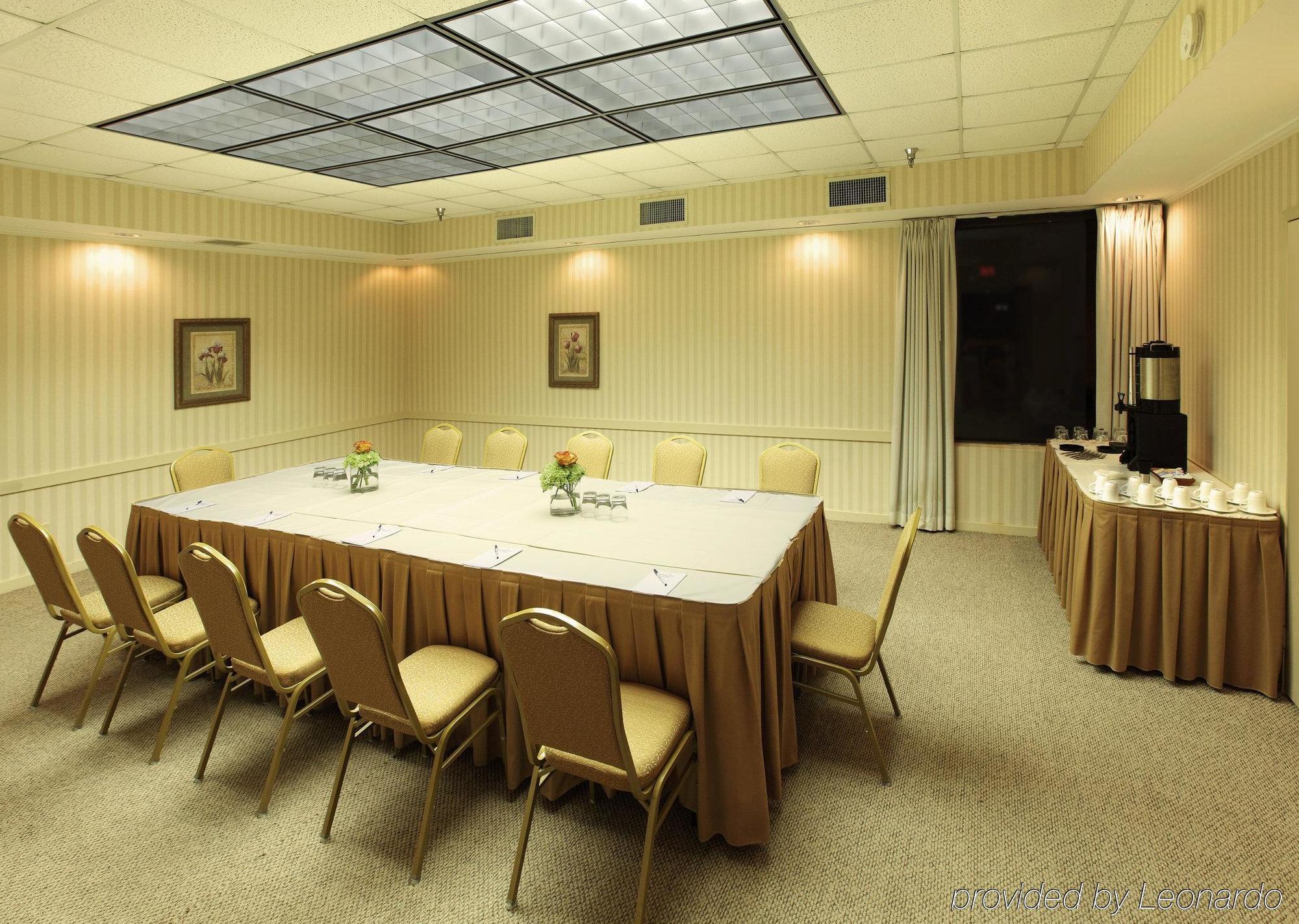 Holiday Inn Express Little Rock-Airport By Ihg Удобства фото