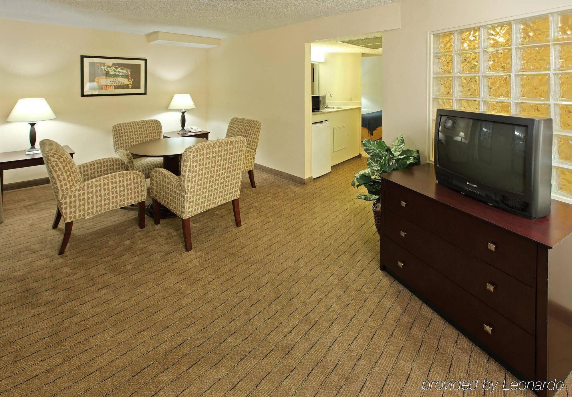 Holiday Inn Express Little Rock-Airport By Ihg Экстерьер фото